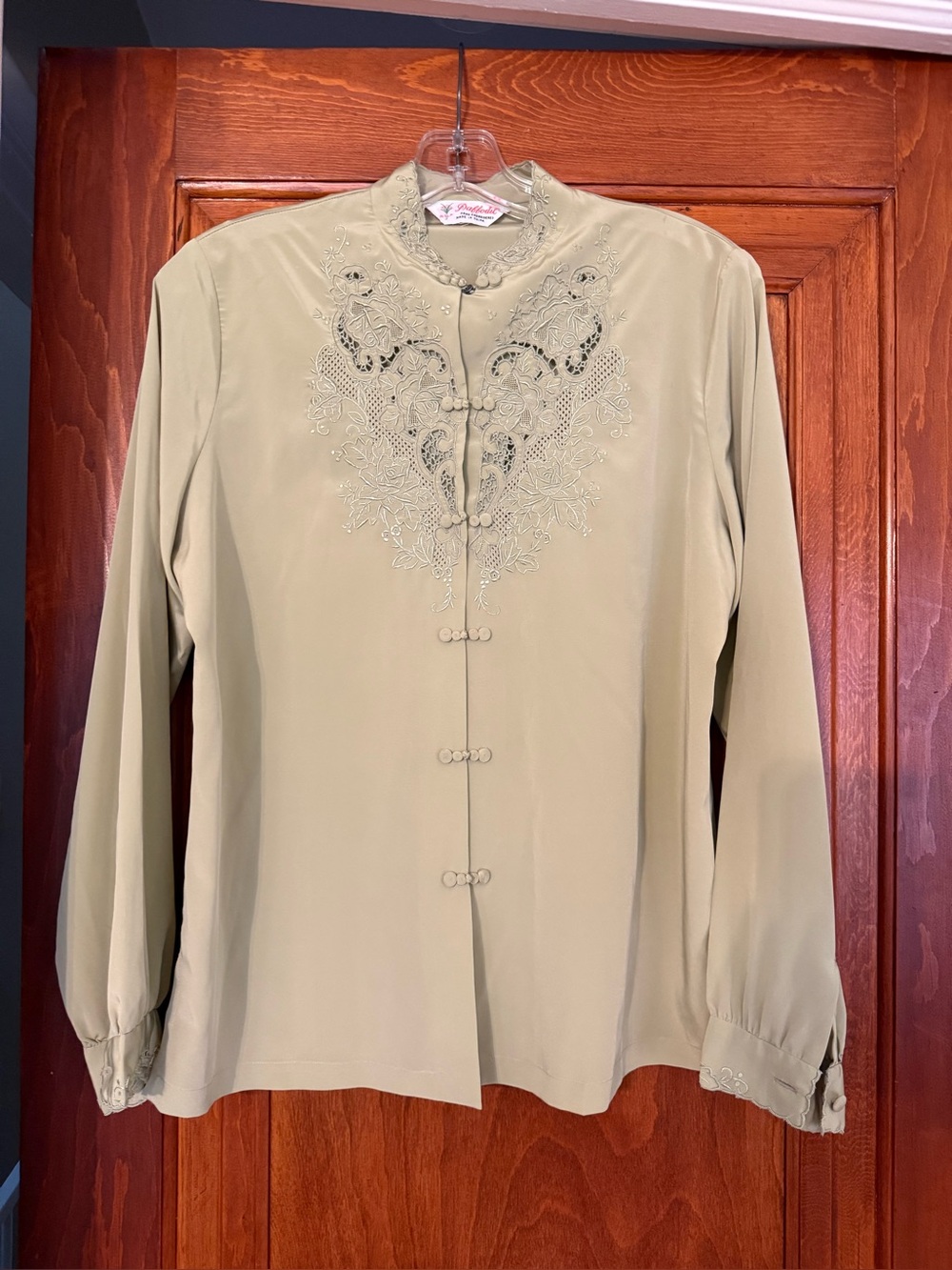 Vintage Daffodil Hand Embroidered Blouse green